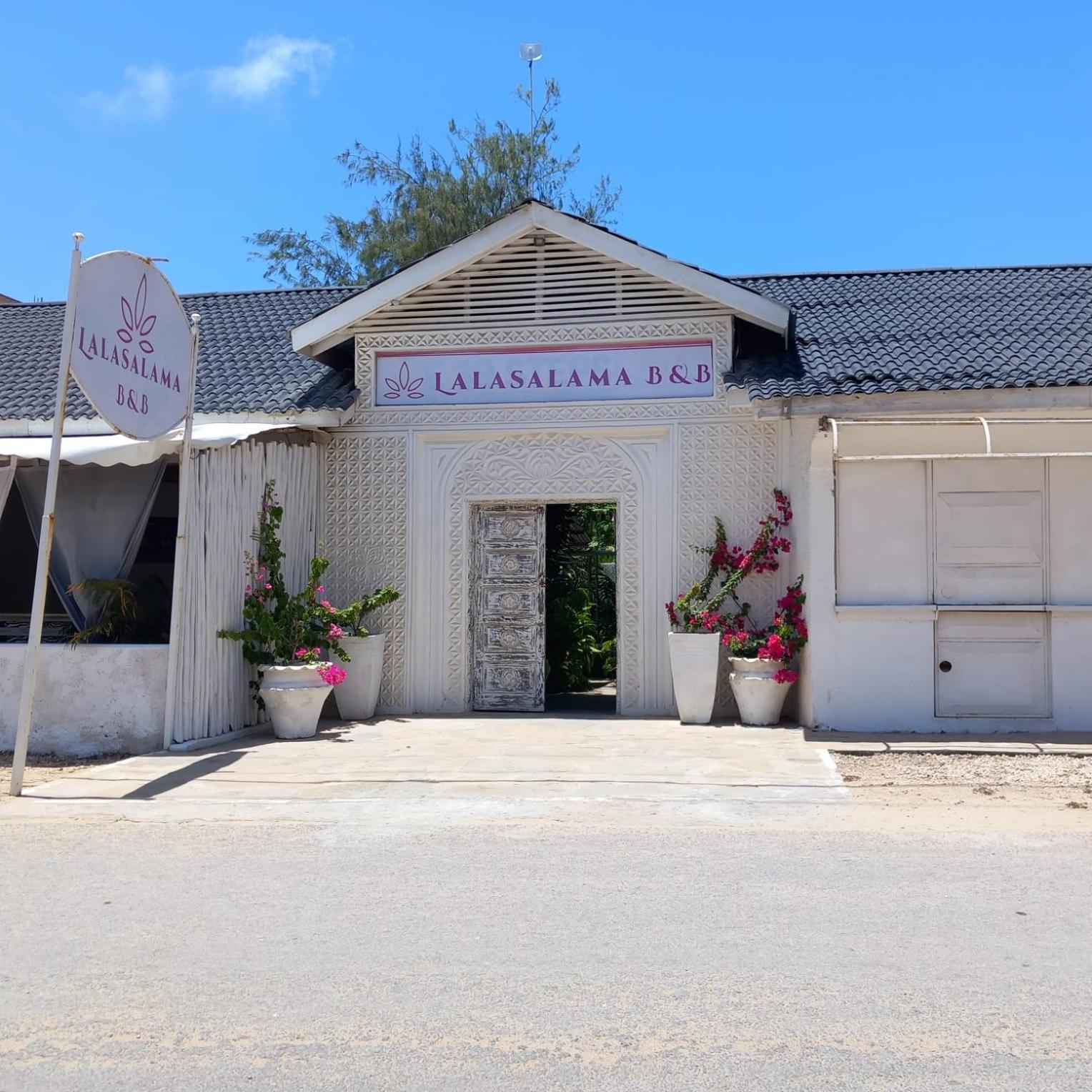Lalasalama B&B ワタム エクステリア 写真